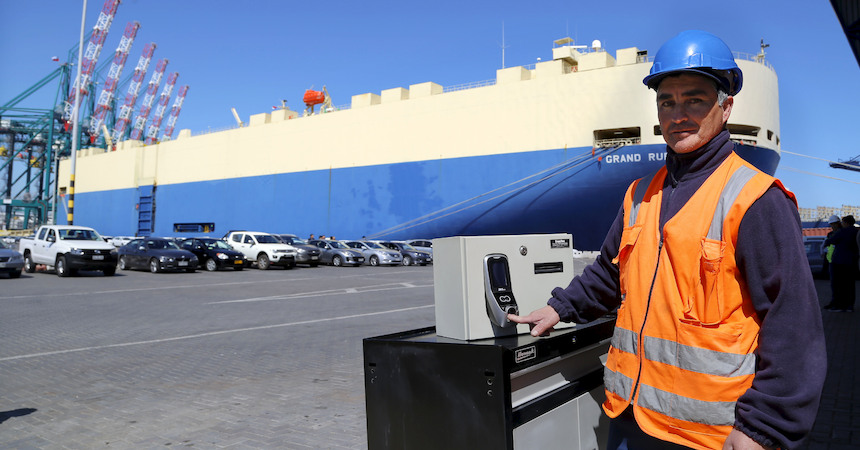 Dirección del Trabajo fiscaliza el nuevo sistema de control informático de normativa laboral de trabajadores portuarios