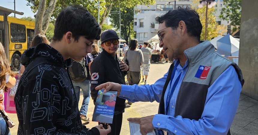Dirección del Trabajo difunde derechos laborales de jóvenes que se emplean durante el verano