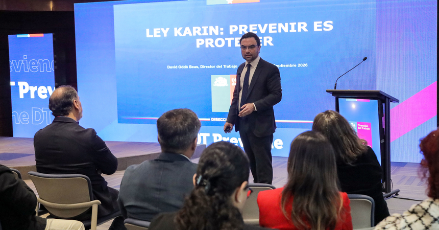 Director Nacional del Trabajo, David Oddó Beas, expone la charla “Aprendizajes de la Ley Karin y gestión temprana de riesgos en el trabajo"