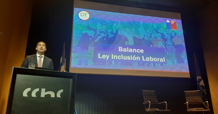 Abogados de la DT exponen sobre inclusión laboral en Cámara Chilena de la Construcción