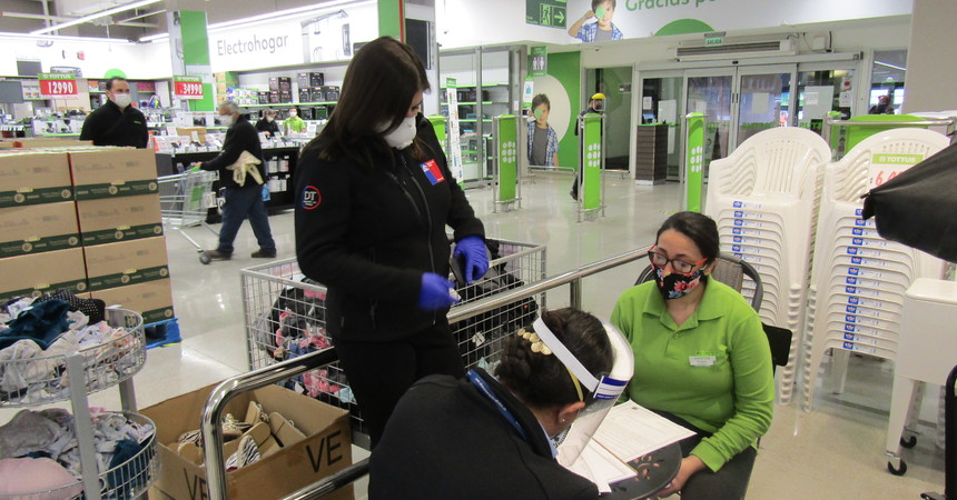 Maule: Dirección del Trabajo fiscalizó condiciones sanitarias y de seguridad contra el coronavirus en cuatro supermercados de Curicó