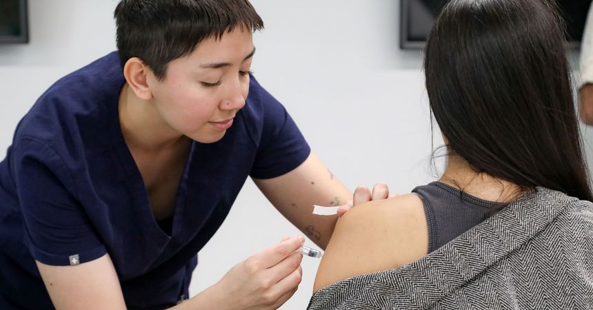 Dirección del Trabajo realiza campaña de difusión digital sobre permiso laboral para vacunarse